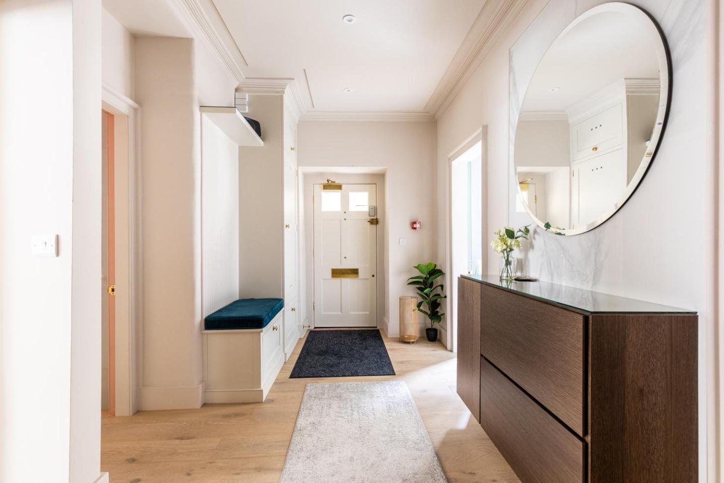 Russell House Suites Bath Exterior foto